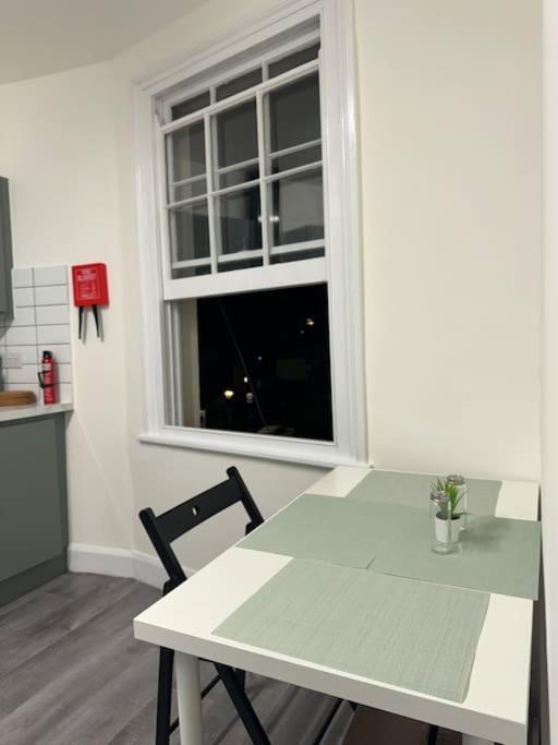 3 • Double Bed In King's Cross Londra